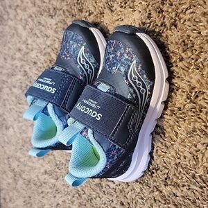 NEW Saucony S - Baby Lite form shoes Size 4 M